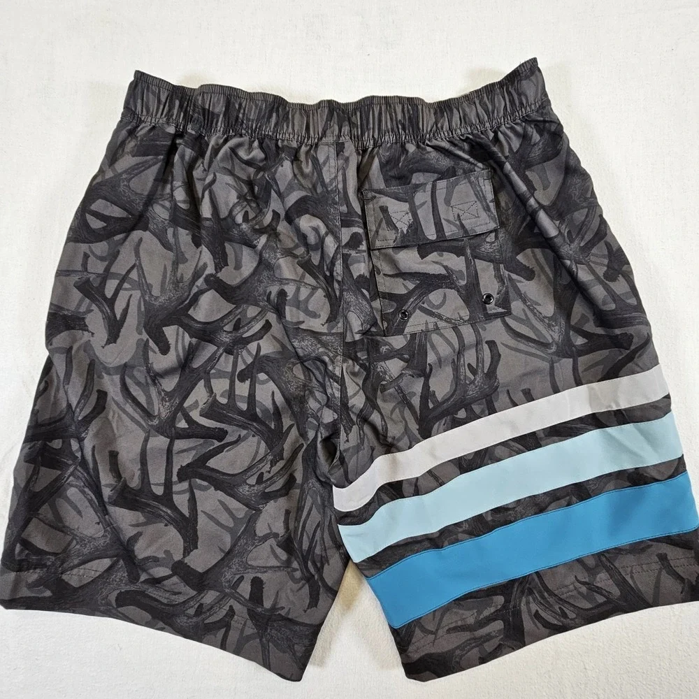 Legendary Whitetails Shorts Mens Boardshorts Swim Trunks Large Camo Swimwear‎